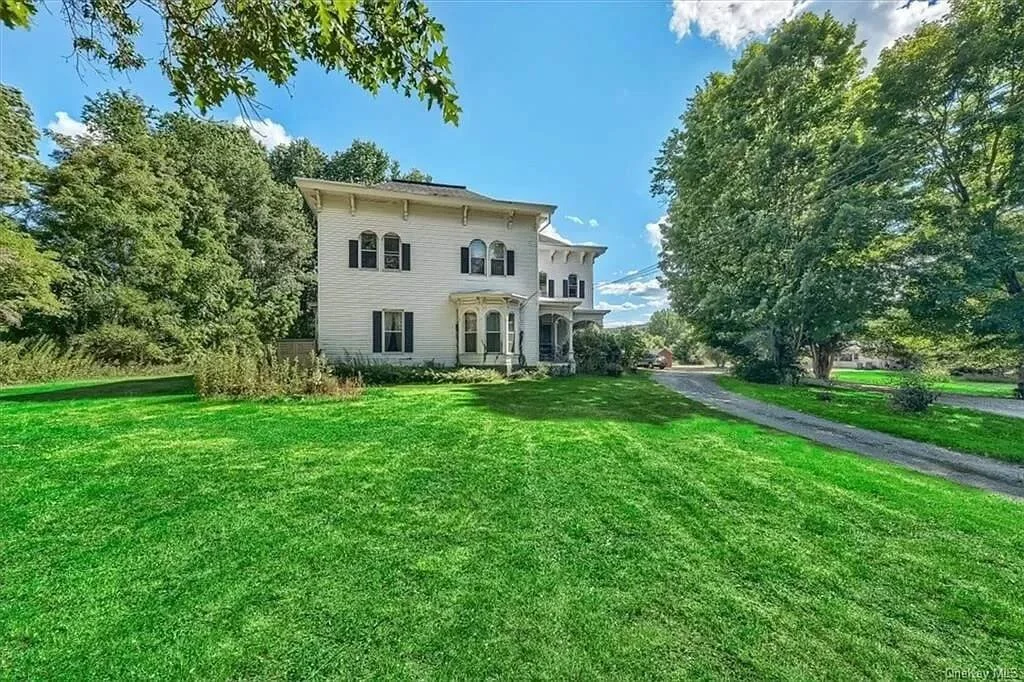 The Lynfield Mansion 1871 Colonial style Millbrook New York - side view.jpg