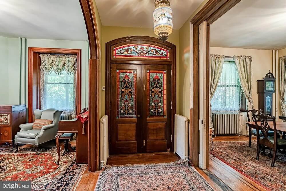 1893 Victorian house Wyncote Pennsylvania - entrance door.jpeg