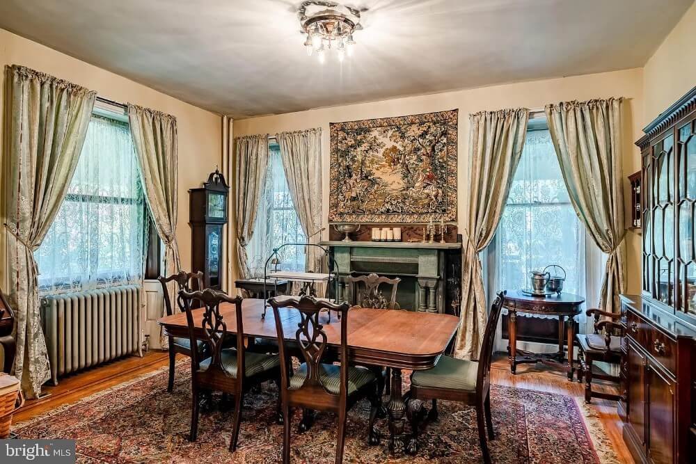 1893 Victorian house Wyncote Pennsylvania - dining room.jpeg