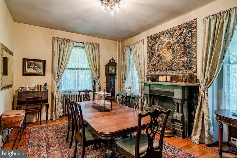 1893 Victorian house Wyncote Pennsylvania - dining room 2.jpeg