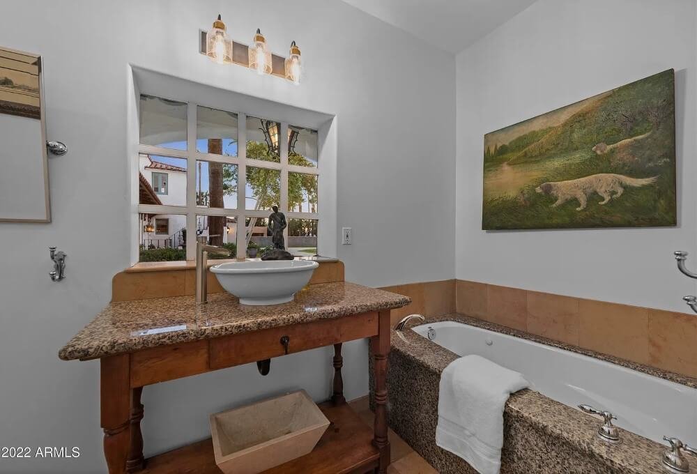 1929 Santa Barbara house Phoenix Arizona - fourth bathroom 2.jpeg