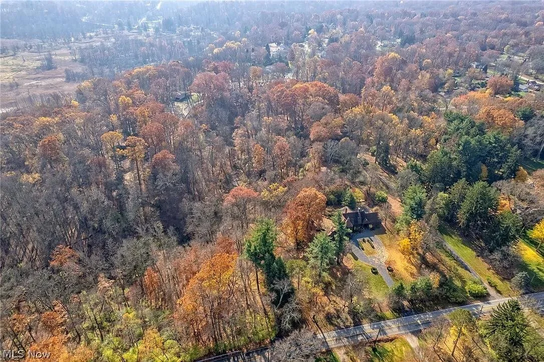 1935 Tudor house Brecksville Ohio - aerial view 4.jpg