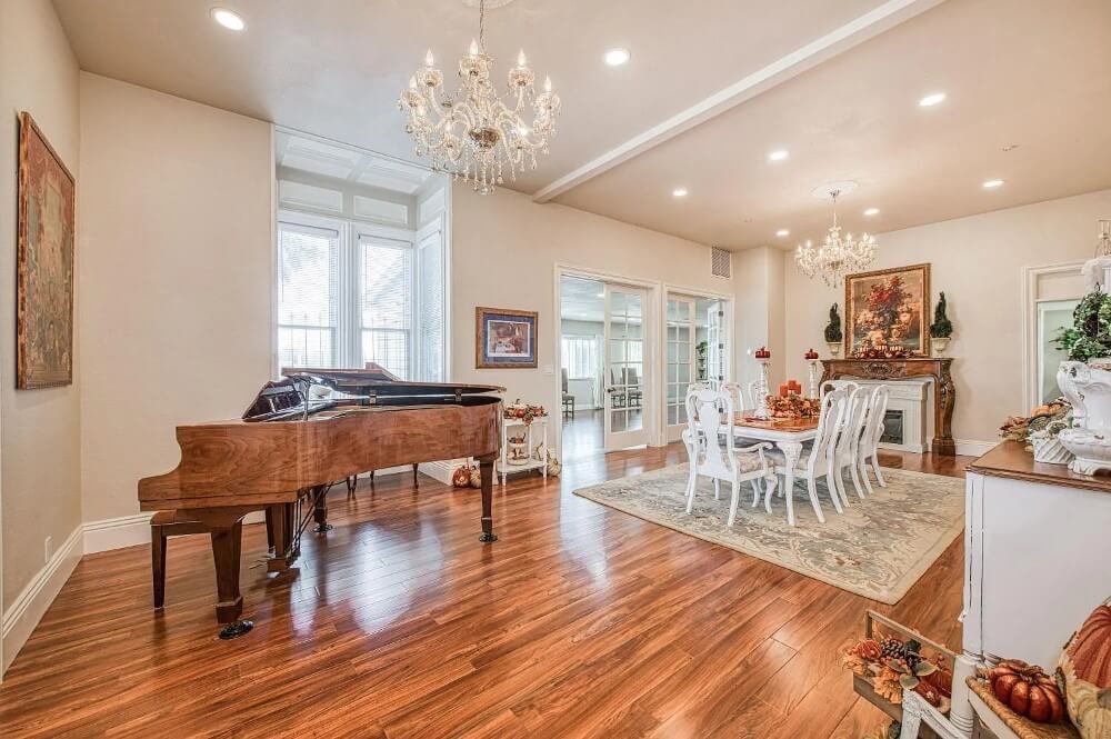 1905 Victorian house Selma California - piano room.jpeg