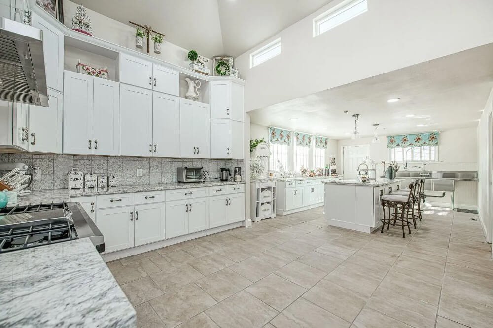 1905 Victorian house Selma California - kitchen.jpeg