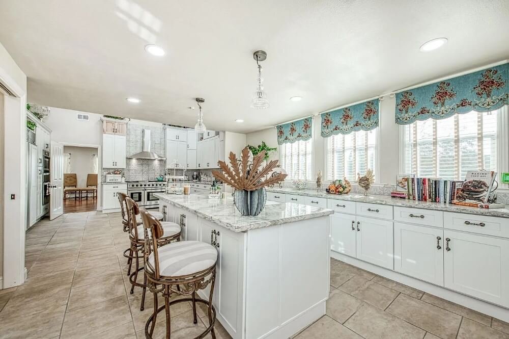 1905 Victorian house Selma California - kitchen 6.jpeg