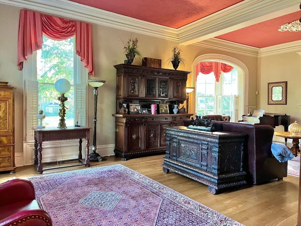 1867 Colonial house Jackson Michigan - living room.jpeg