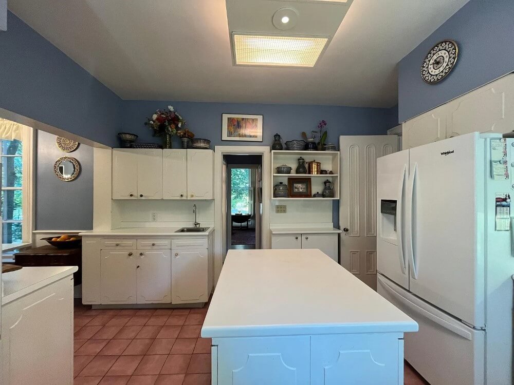 1867 Colonial house Jackson Michigan - kitchen area.jpeg