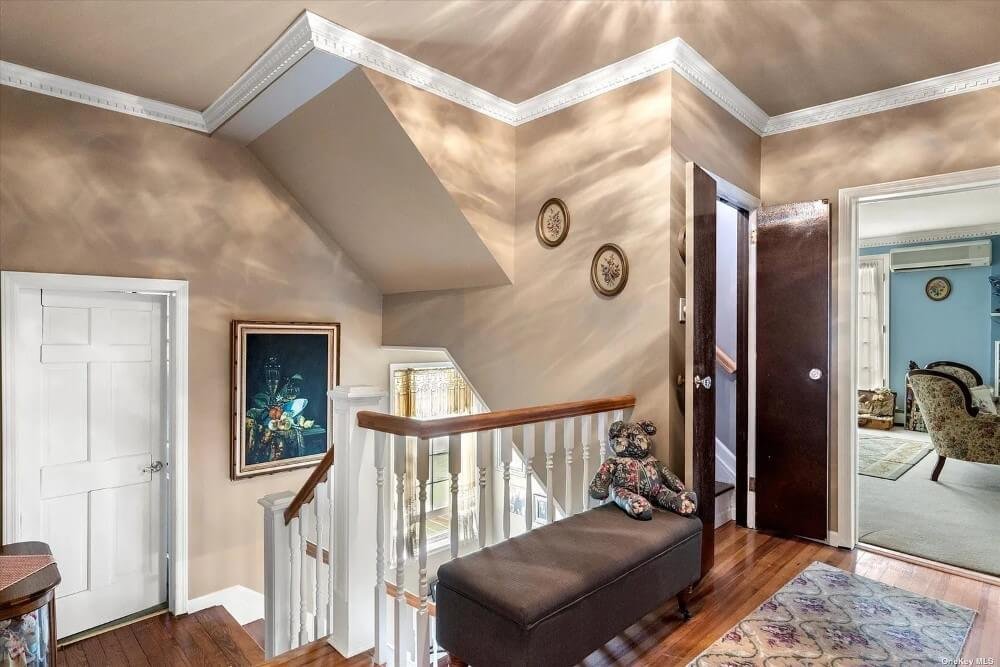 1905 Colonial house Shoreham New York - second floor.jpeg