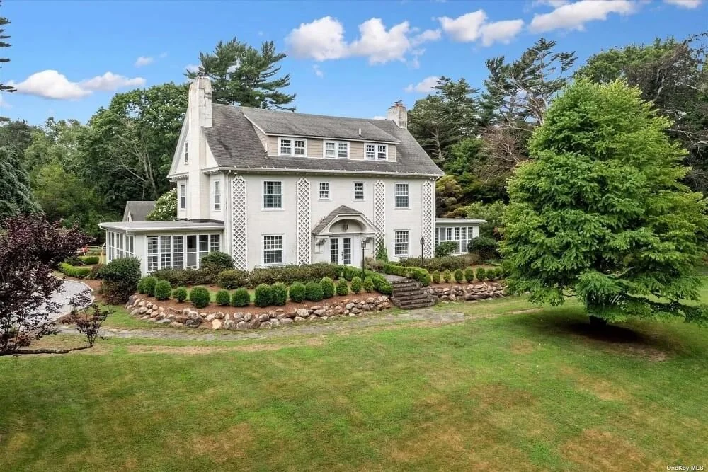 1905 Colonial house Shoreham New York - garden 6.jpeg