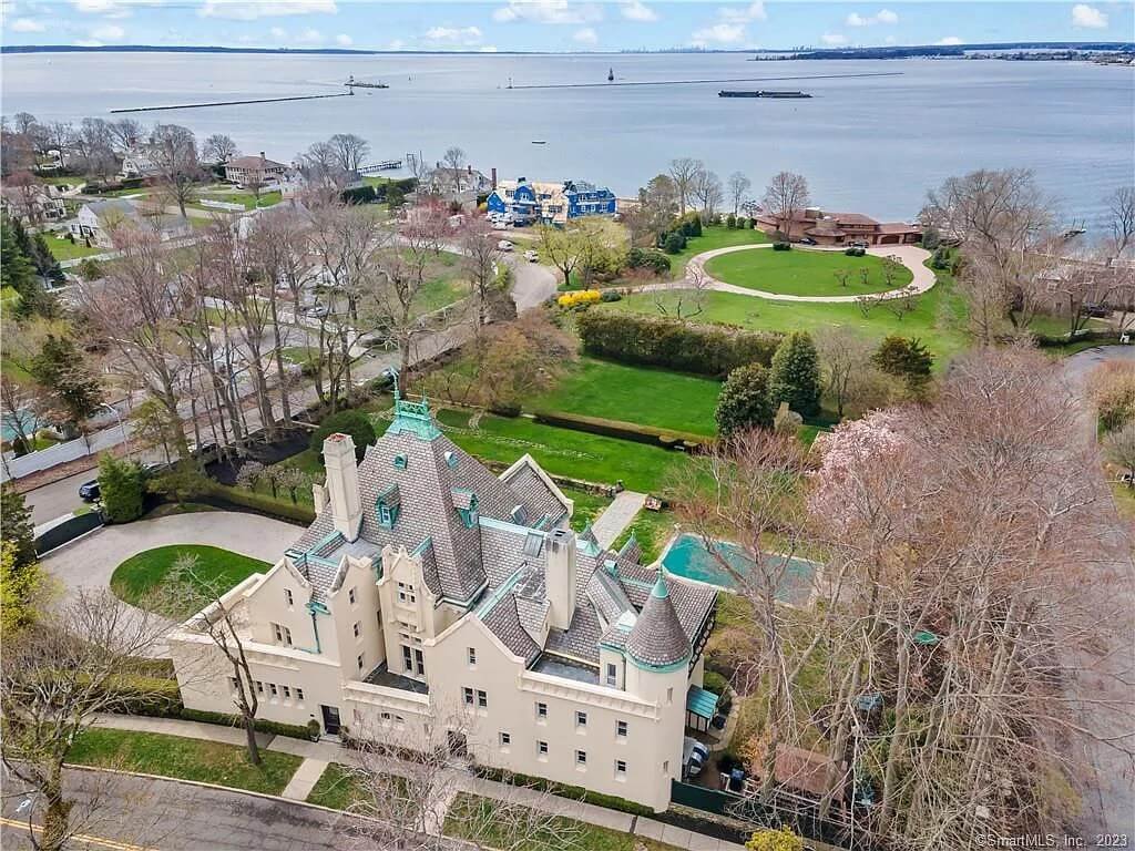 Marion Castle 1914 French Chateau Stamford Connecticut - top view.jpg