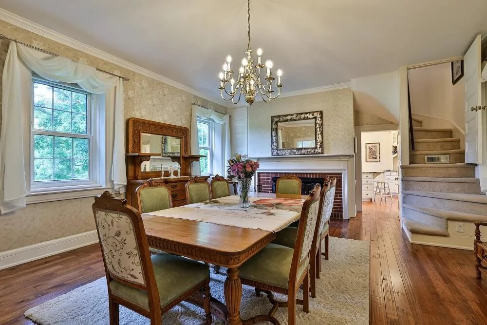 1831 Federal house Hamilton Ohio - dining room 6.jpeg
