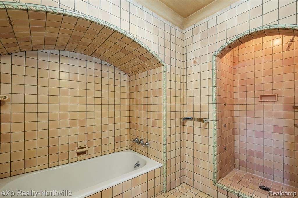 1928 Tudor house Detroit Michigan - third bathroom 2.jpeg