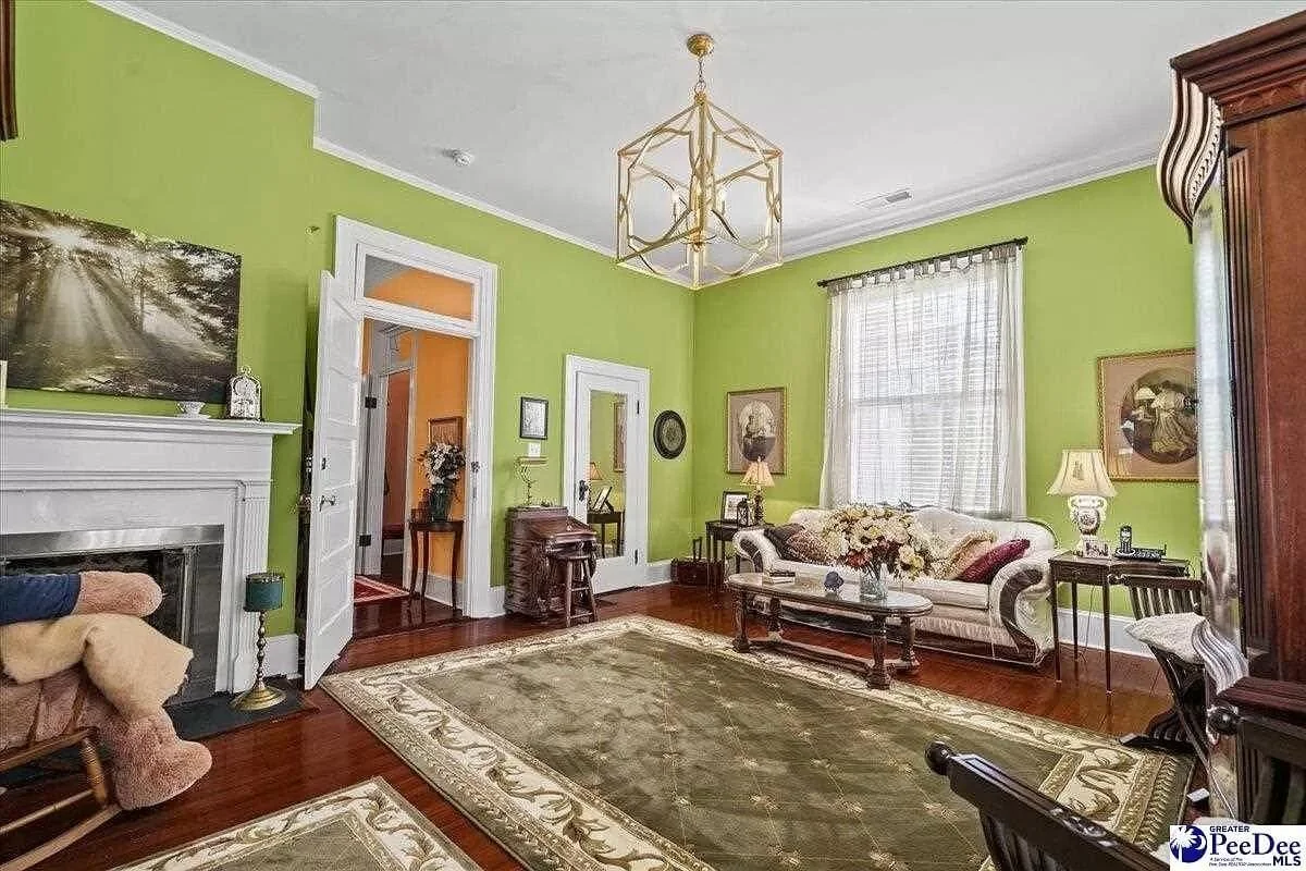 1904 Colonial Revival house Cheraw South Carolina - 45 - family room.jpg