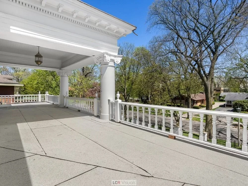 1895 Classical Revival house Oak Park Illinois - 36 - patio.jpeg