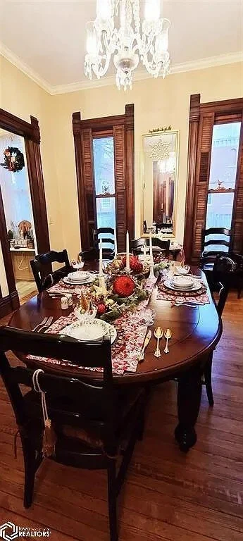 1885 Victorian house Centerville Iowa - 99 - dining room.jpg