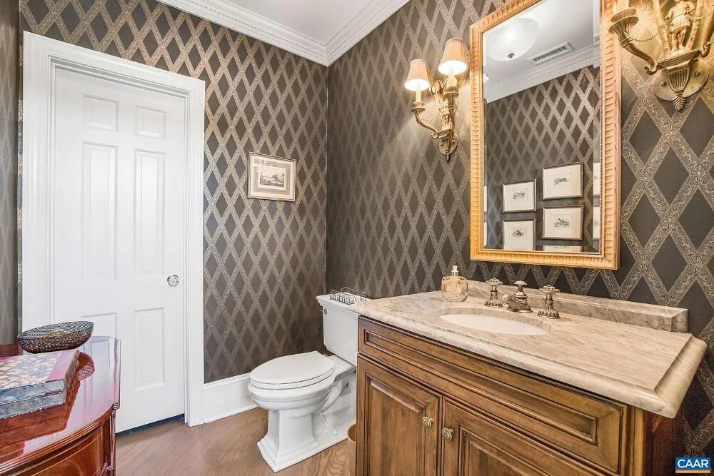 1812 Historic house Charlottesville Virginia - 16 - bathroom.jpeg