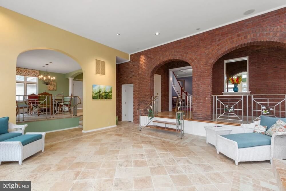 1910 Colonial Revival house Fredericksburg Virginia - 29 - sunroom.jpeg