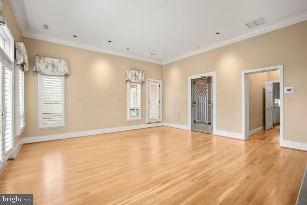 1910 Colonial Revival house Fredericksburg Virginia - 36 - bedroom.jpeg