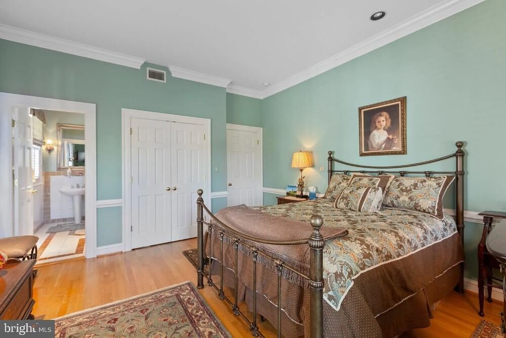 1910 Colonial Revival house Fredericksburg Virginia - 54 - bedroom.jpeg