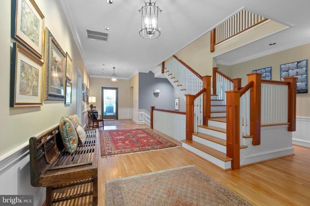 1910 Colonial Revival house Fredericksburg Virginia - 60 - staircase.jpeg
