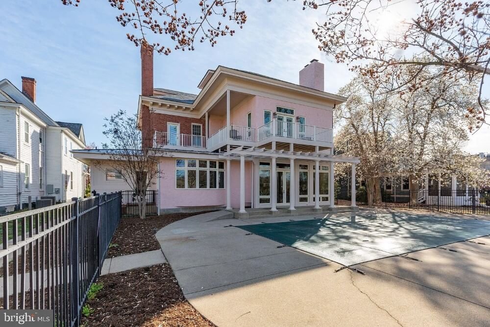 1910 Colonial Revival house Fredericksburg Virginia - 77 - backyard.jpeg