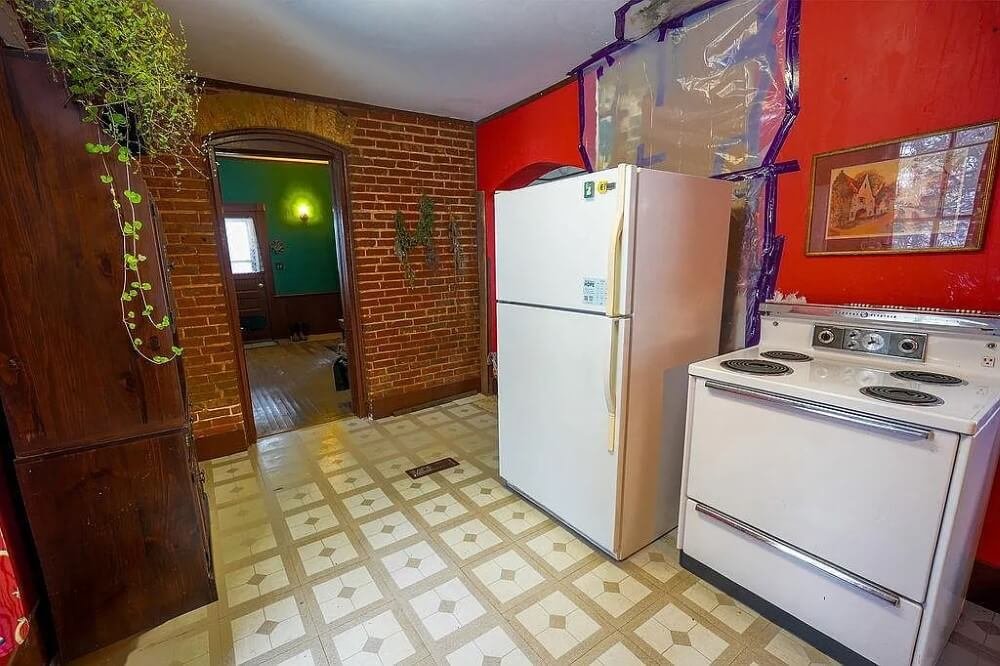 1865 Victorian house Elroy Wisconsin - 8 - kitchen.jpeg