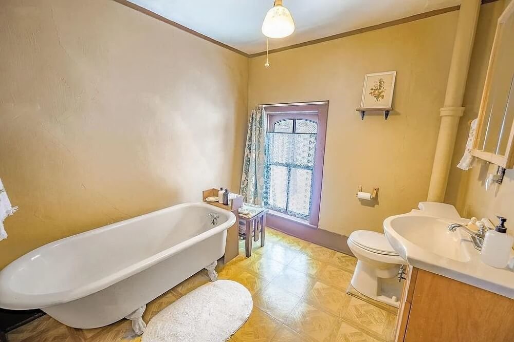 1865 Victorian house Elroy Wisconsin - 17 - bathroom.jpeg