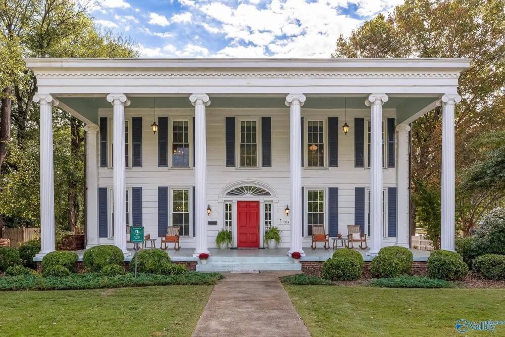 1852 Traditional house Decatur Alabama - 1 - front view.jpeg