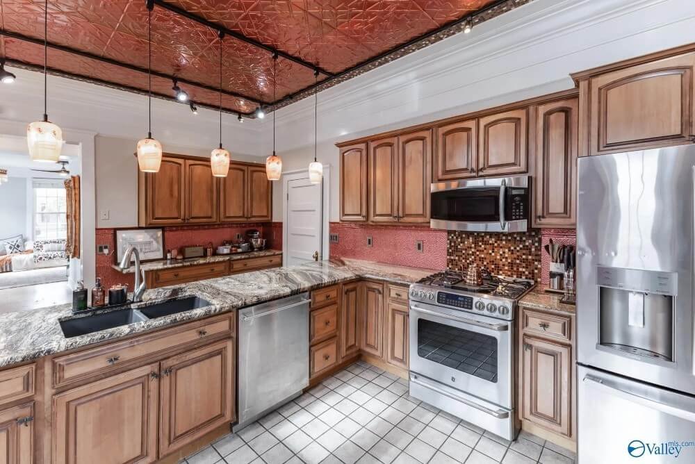 1852 Traditional house Decatur Alabama - 7 - kitchen.jpeg
