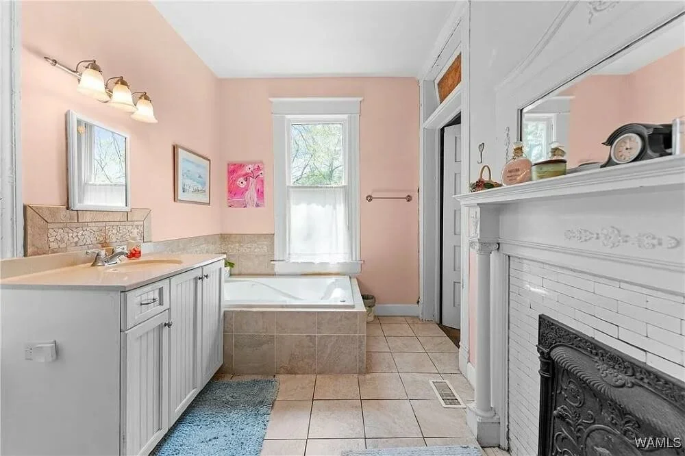 The Monnish Nicol Home 1907 Neoclassical style Tuscaloosa Alabama - 26 - bathroom.jpg