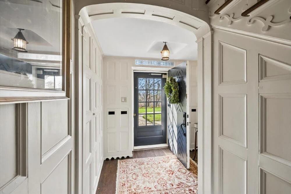 1927 Colonial Revival house Mukwonago Wisconsin - 3 - entrance room.jpeg