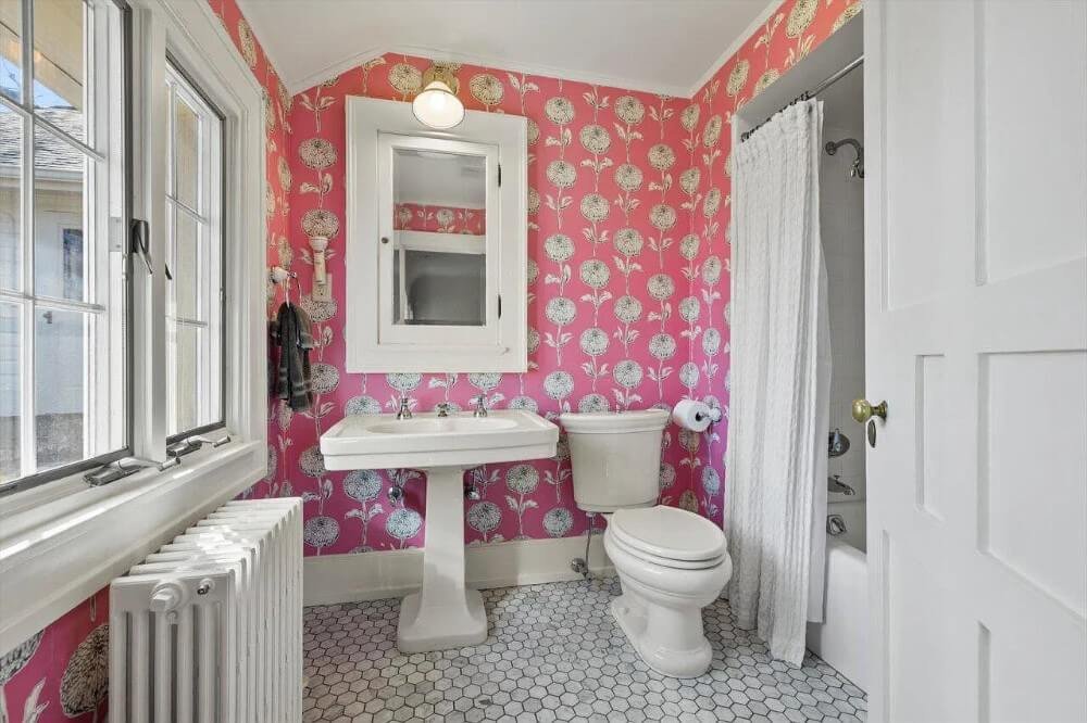 1927 Colonial Revival house Mukwonago Wisconsin - 44 - bathroom.jpeg
