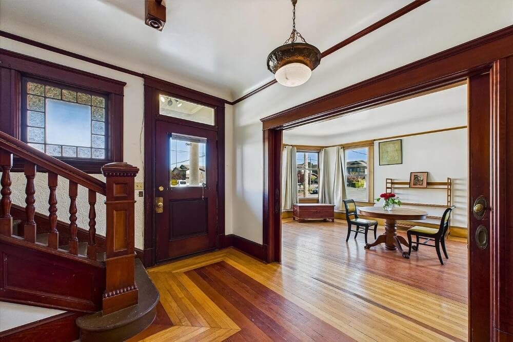 1893 Victorian house Eureka California - 8 - staircase.jpeg