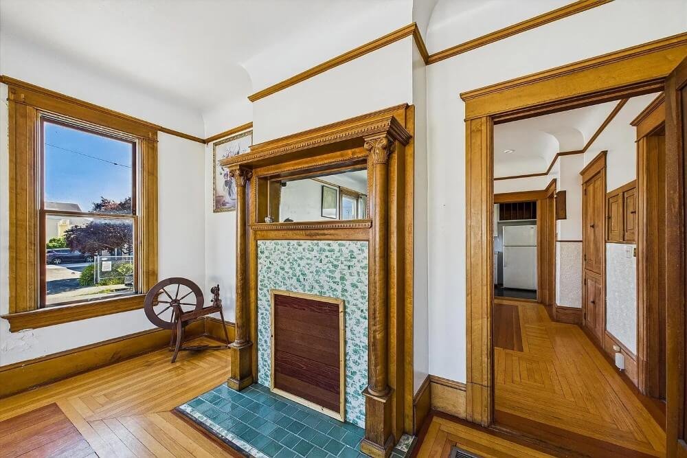 1893 Victorian house Eureka California - 13 - fireplace.jpeg