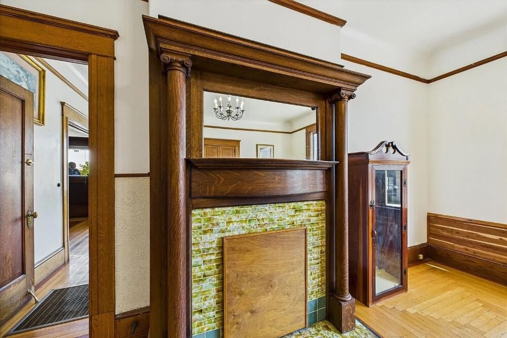 1893 Victorian house Eureka California - 15 - fireplace.jpeg