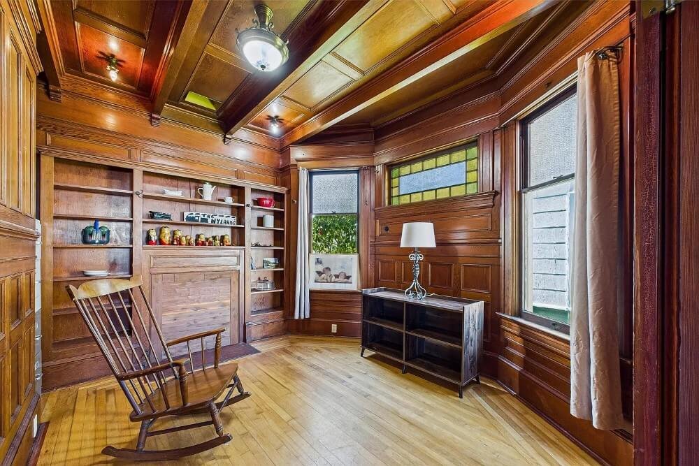 1893 Victorian house Eureka California - 19 - relax room.jpeg