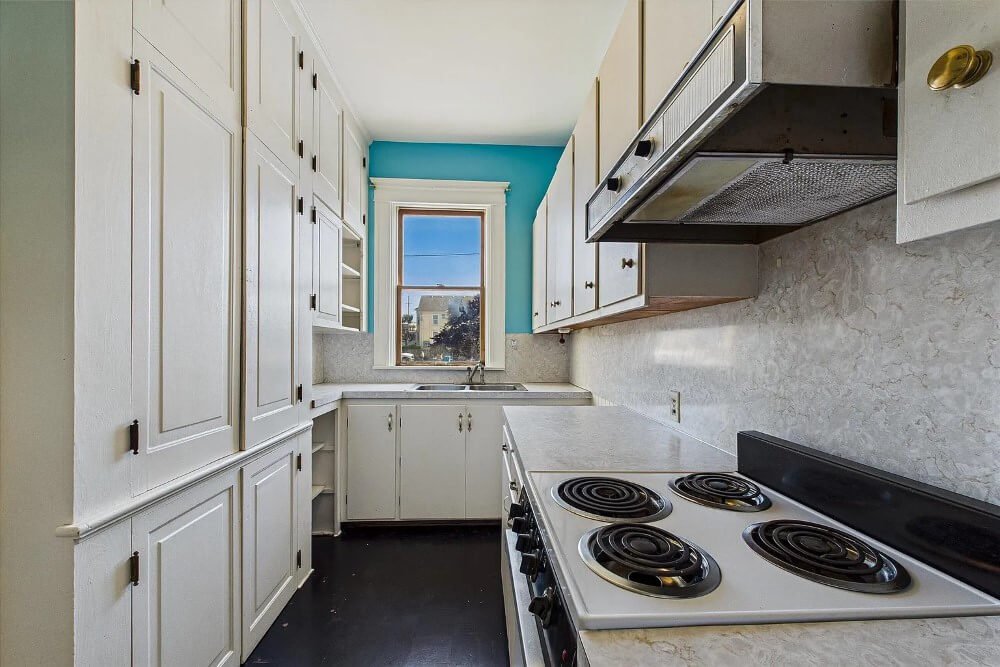 1893 Victorian house Eureka California - 23 - kitchen.jpeg