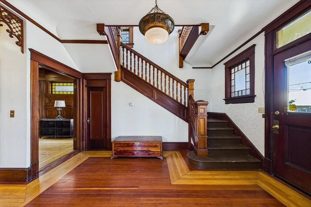 1893 Victorian house Eureka California - 30 - staircase.jpeg