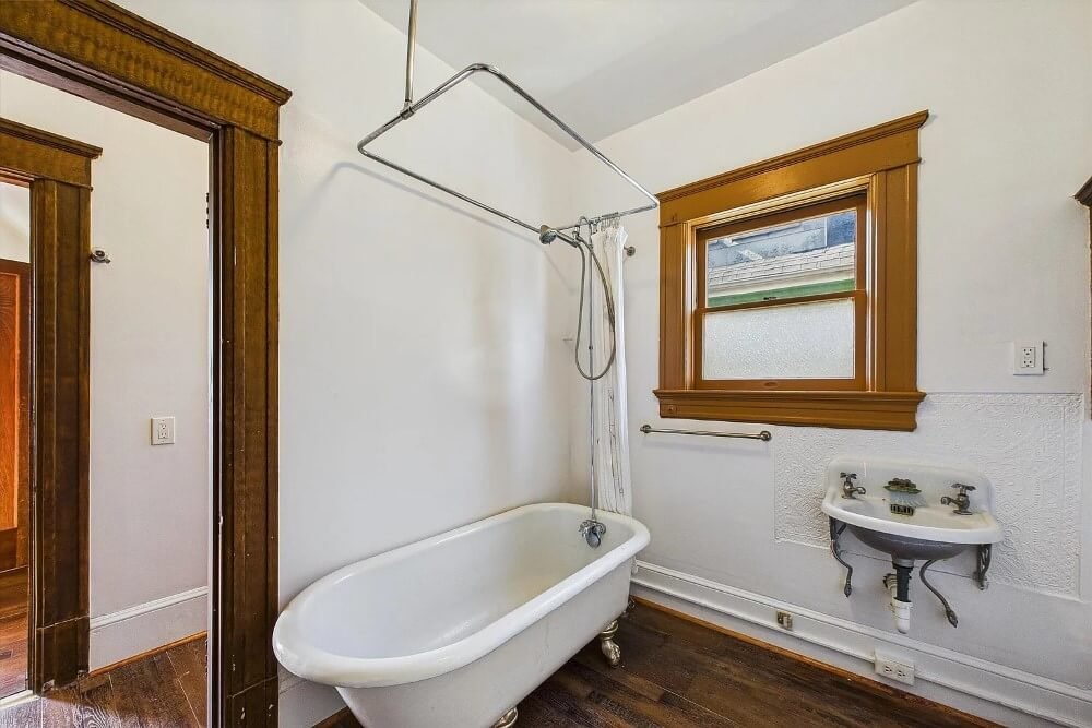 1893 Victorian house Eureka California - 45 - bathroom.jpeg