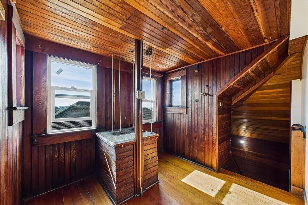 1893 Victorian house Eureka California - 52 - top floor.jpeg