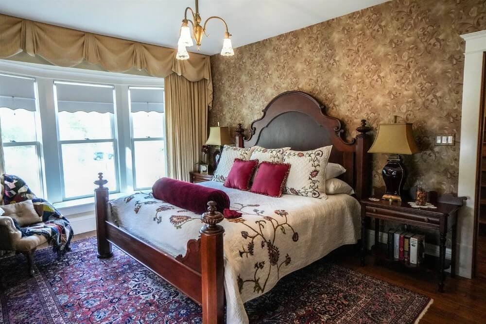 1906 Victorian house Palisade Colorado - 12 - bedroom.jpeg