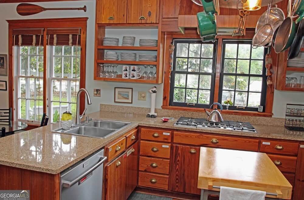 The Jackson Clark house 1801 Colonial style Saint Marys Georgia - 8 - kitchen.jpeg