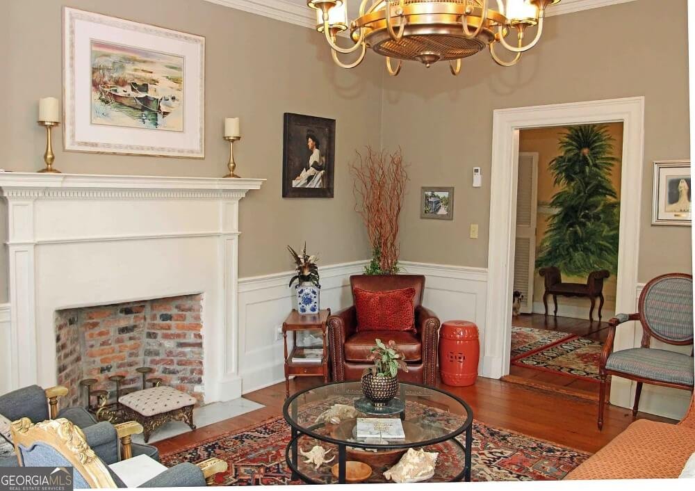 The Jackson Clark house 1801 Colonial style Saint Marys Georgia - 19 - living room.jpeg