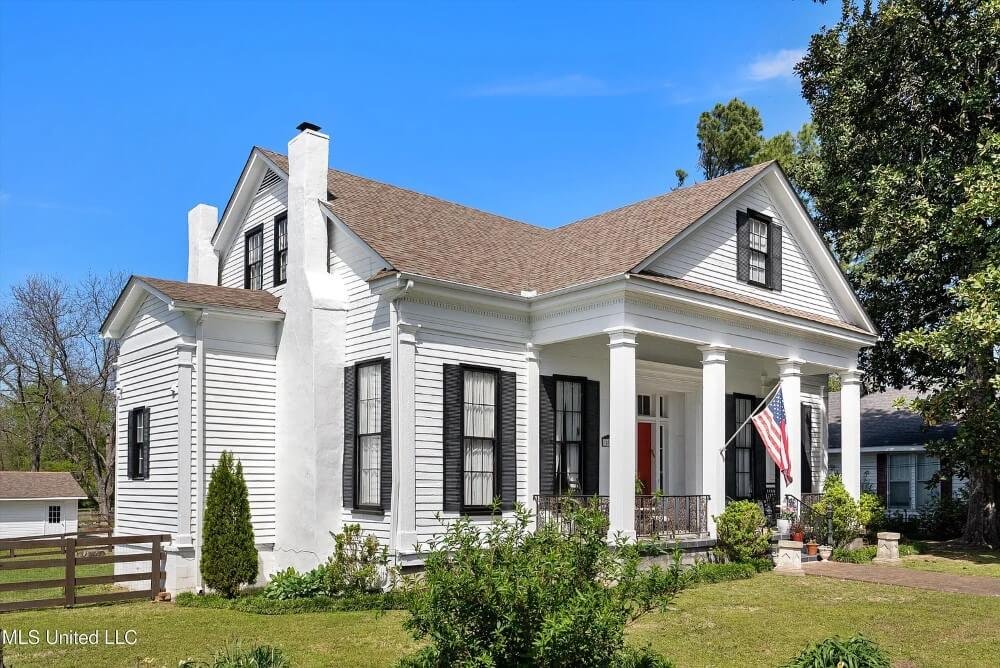 Hilltop 1858 Greek Revival house Holly Springs Mississippi - 30 - side view.jpeg
