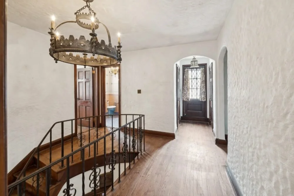 1935 English Tudor house Flushing New York (49).jpg