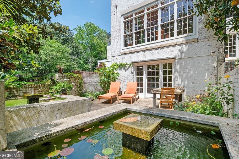 Greenleaf 1941 Georgian Revival estate Macon Georgia - 68 - backyard.jpeg