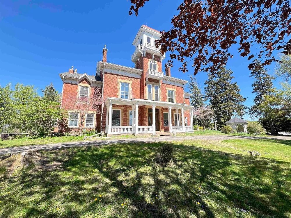Ryan Mansion 1876 Italianate style in Galena Illinois - 1 - front view.jpeg