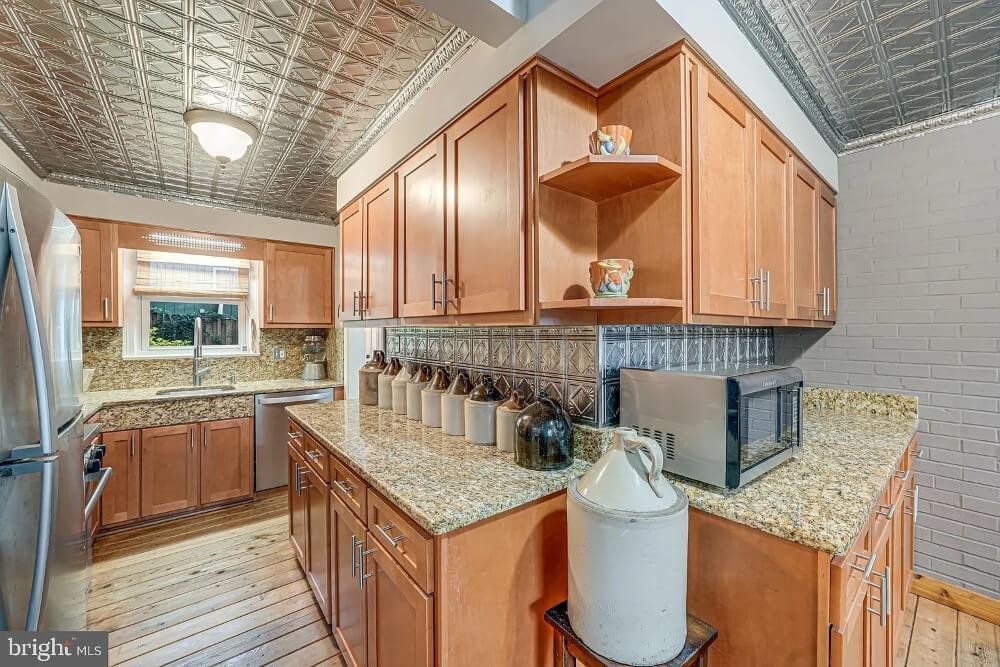1952 Rambler Vienna Virginia - 12 - kitchen.jpeg