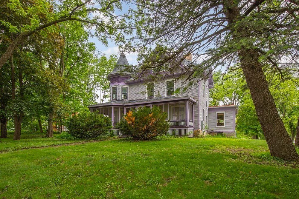 1895 Victorian house Emmetsburg Iowa - 2 - front view.jpeg