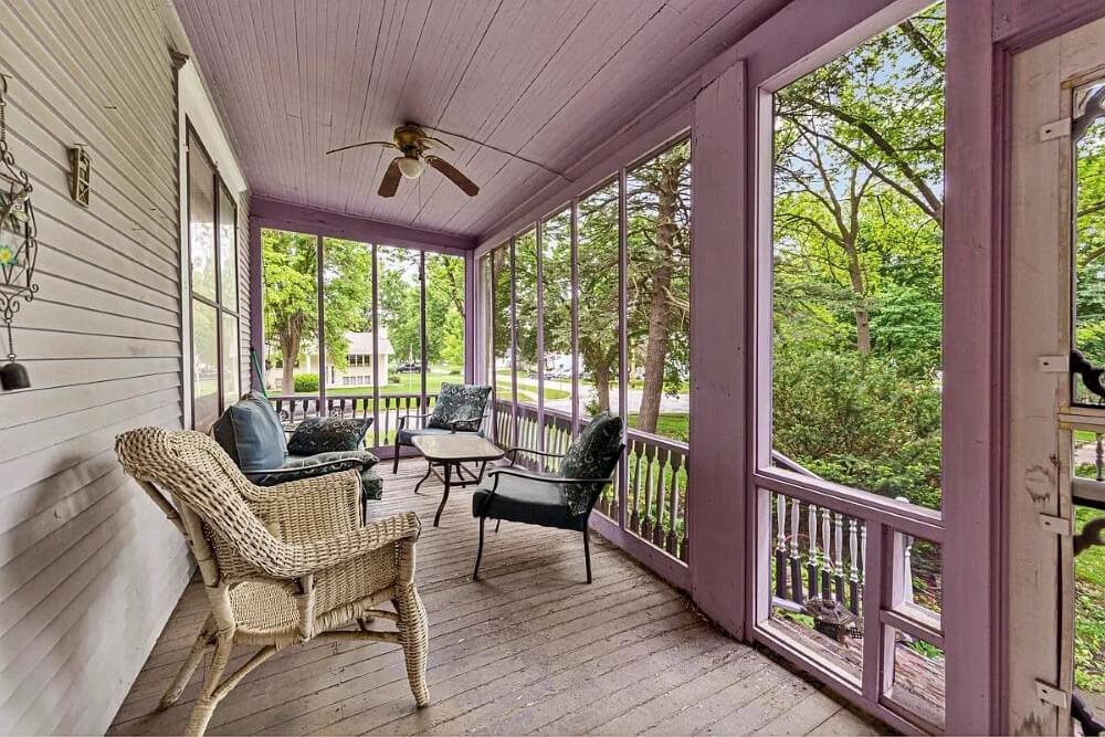 1895 Victorian house Emmetsburg Iowa - 4 - porch.jpeg